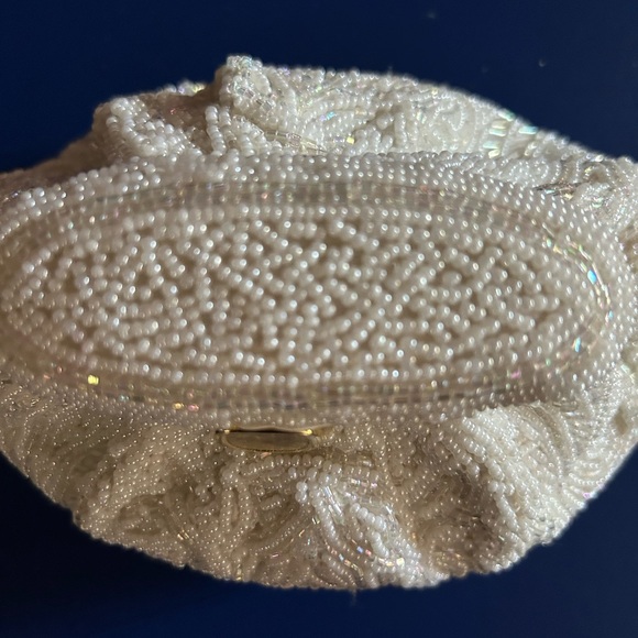 White beaded bag, perfect for a bride - Picture 2 of 13